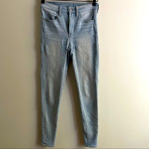 American Eagle Super High Rise jegging jeans size 2 light wash